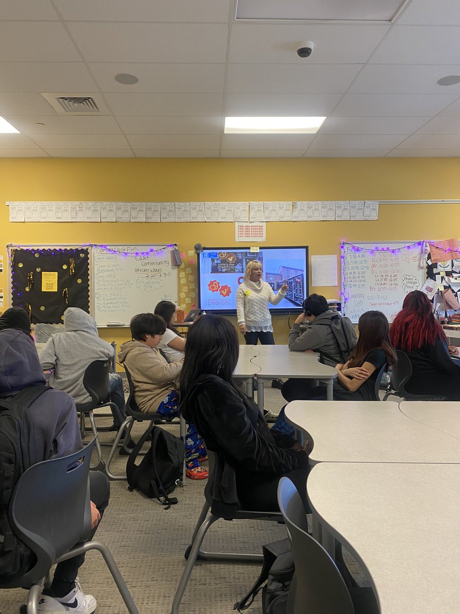 BensonEnglish's tweet image. HUGE thanks to @pretzelandpizza for coming in to chat with students about what it’s like to own &amp;amp; run a food truck! Your first hand experience gave students lots to think about as they dive into the next stage of their project! #pretzelandpizza #fcpsELA #cadetcommunity