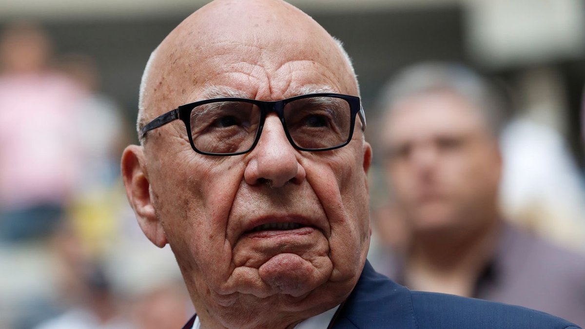 This Fascist Pig provided the lights, camera, action to the right wing in Amerika in the beginning…Rupert Murdoch, Ronald Reagan’s pal.