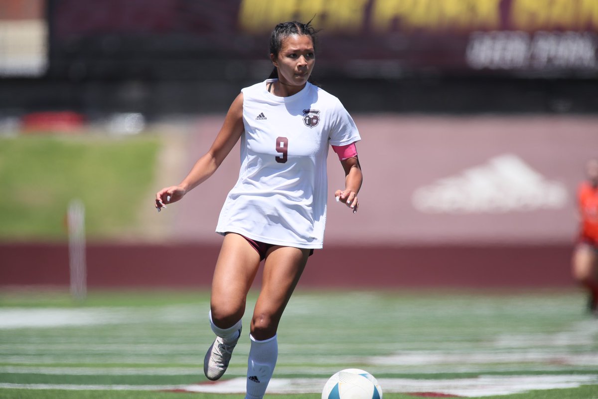 LadyOilerFutbol's tweet photo. Congratulations to our players that were named to TASCO All-State and All-Region Teams!

@SavannahE11 GK: 2nd Team All-State
@audreyc00per5  D: Honorable Mention All-State
@emmammerritt F: 1st Team All-Region
@kaelynnpablo F: 2nd Team All-Region
📸 @hendrockography https://t.co/RIhIoG2ltF