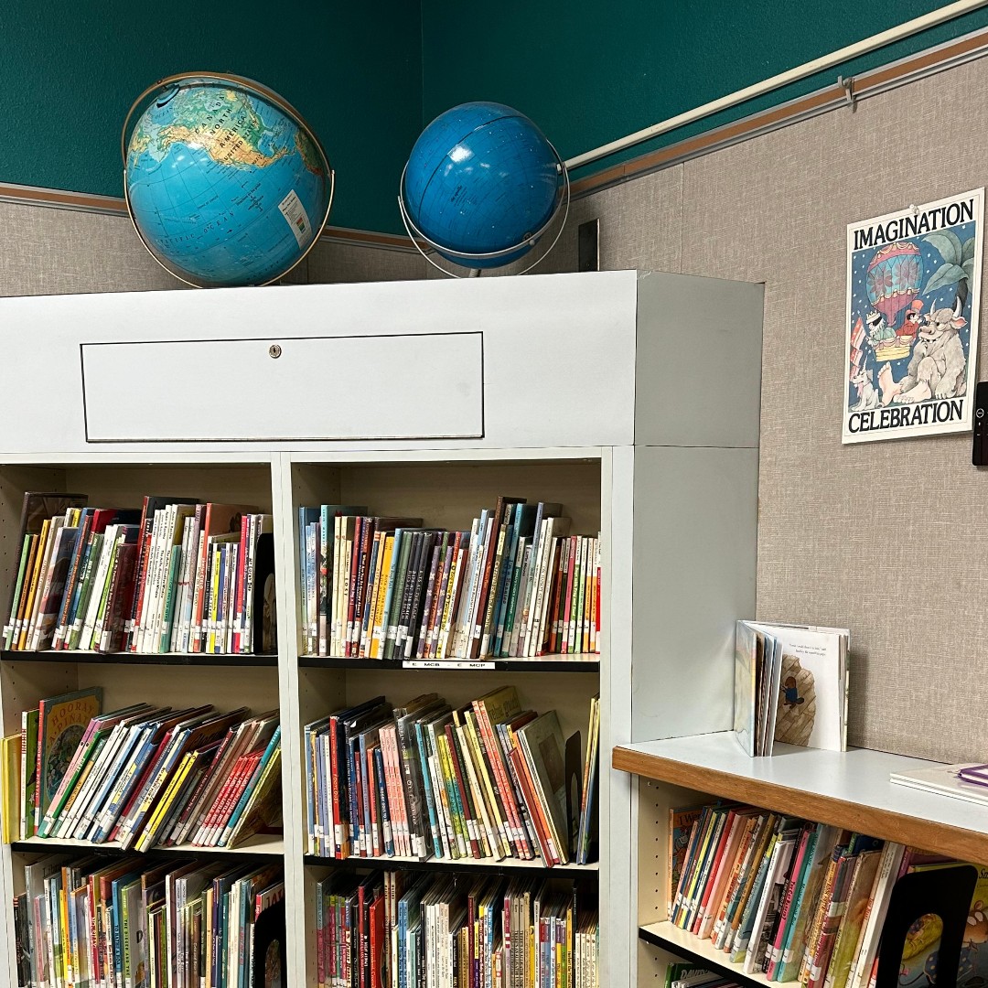 JRWStockton's tweet photo. Literacy and education are powerful tools, and we offer them here at John R. Williams! Our library features fiction, nonfiction and poetry in English and Spanish, so every student can find a writer who speaks to them. #SchoolLibraryMonth https://t.co/DvKlRE1ZWV