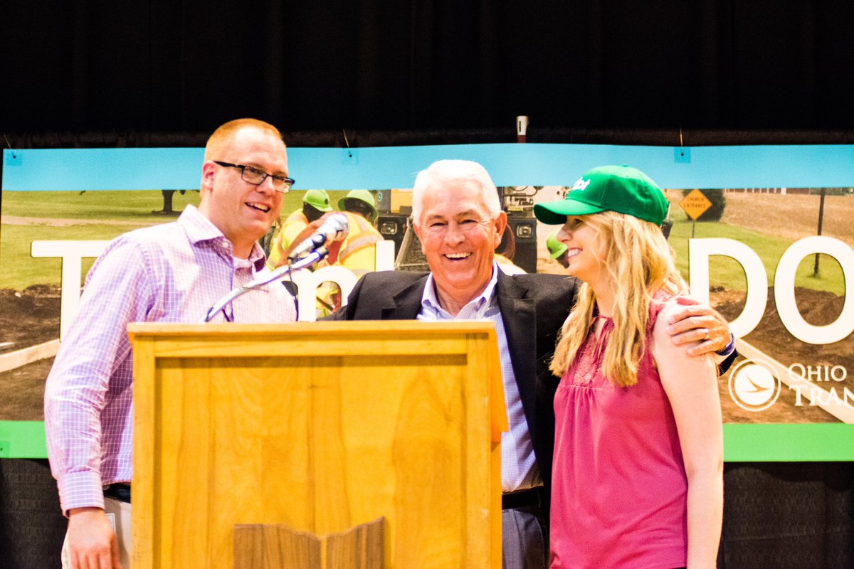 ErinFryz's tweet photo. Today was a sorrowful day as we learned of Jerry Wray's passing. Yet, recounting the kindness and leadership he bestowed upon those fortunate enough to have known and worked with him was heartening. Jerry Wray touched countless lives, and his absence will be deeply felt. https://t.co/AOvDUTCe7u