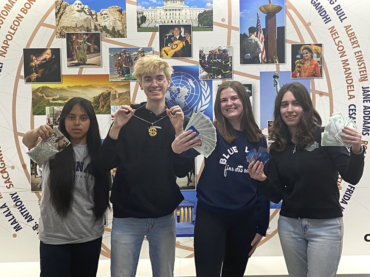 CandaceFikis's tweet image. So proud of these financial savvy students who not only scored one of the top scores in the state for the Personal Finance Challenge online competition that placed them in the state finals, but also took 1st in the state finals &amp;amp; will be representing IL at nationals next month!