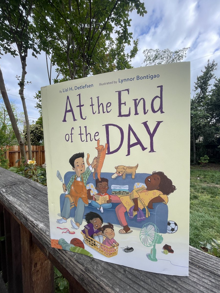 At the end of the day you just want to snuggle up with a good book. I’m so glad this book came in the mail today! Just in time to share with my critique group tonight. ❤️🥰📚@lislhd @lynnorbontigao #AtTheEndOfTheDay