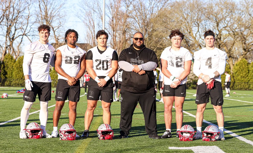 ✔️24 Spring Ball is in the books! Proud of the way these guys worked and competed all spring.  Looking forward to seeing  their continued development and progress throughout the summer ..  #win1v1Moments #proudCoach  #RunningBacks