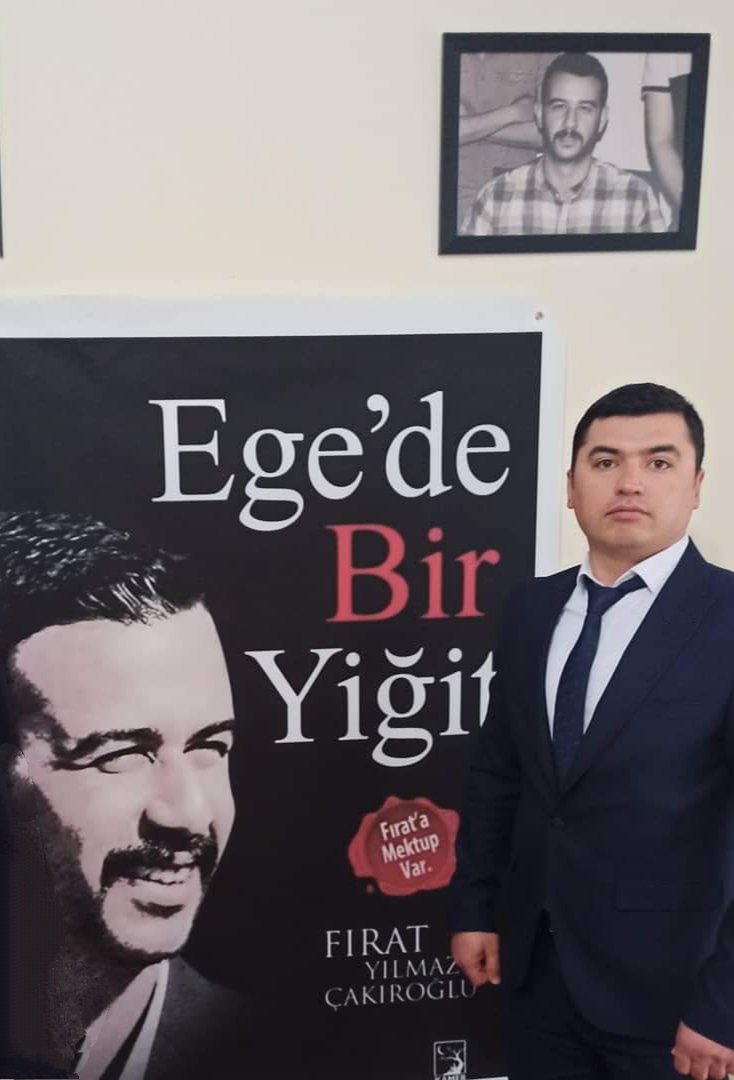 #FıratYılmazÇakıroğlu 
1) Üniversite eğitimi gördüğü İzmir'de yüksek öğrenim kurumlarına çöreklenmiş hainler tarafından sevdiklerinden koparılmış gencecik bir vatan evladıdır. Şehit düşen kardeşimiz üzerinden siyaset yapmanın izahatı olmadığı gibi +