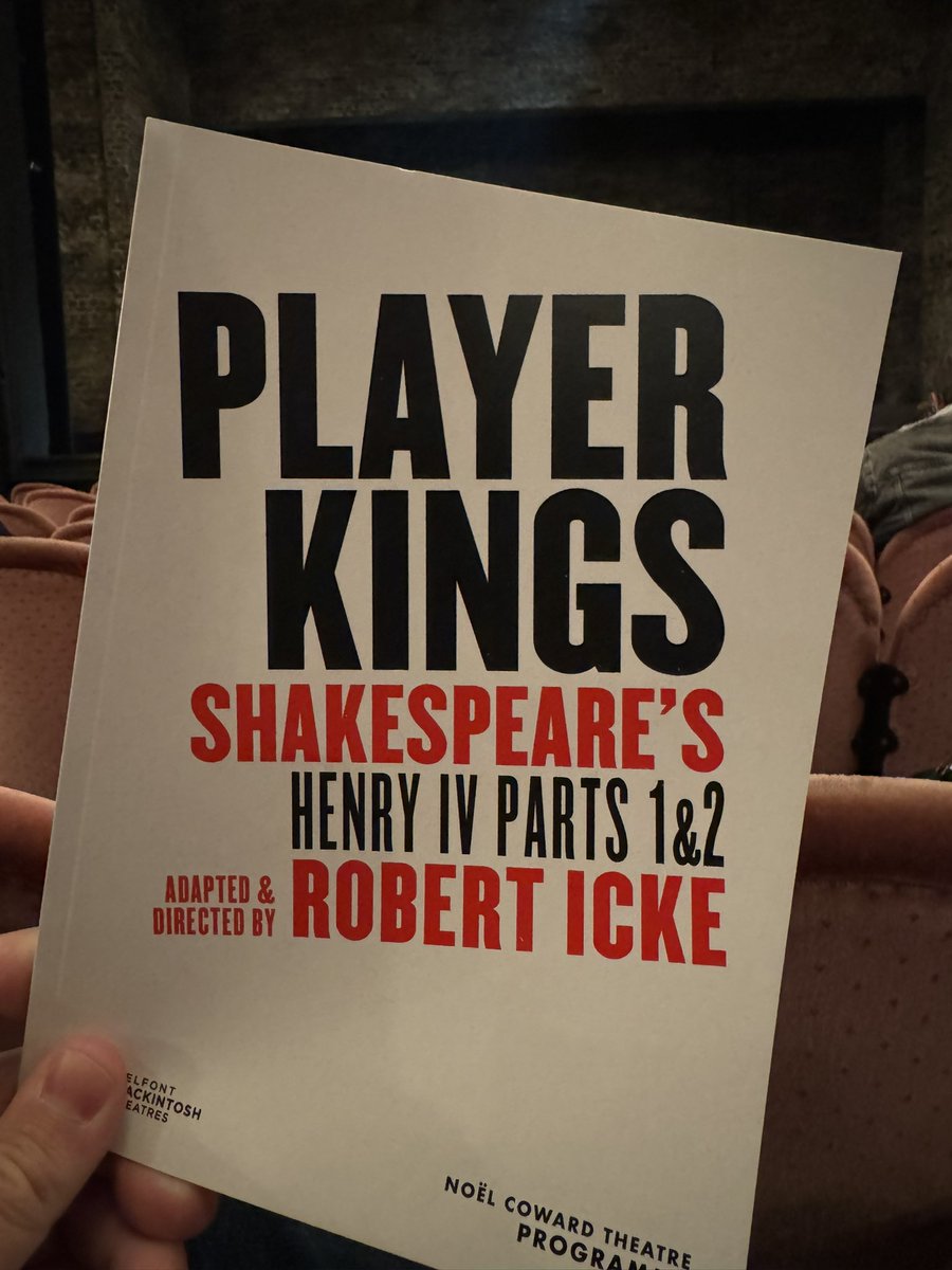 A wonderful day for a play! Special thanks to @IanMcKellen for taking time out of his evening for a quick chat with a nerdy fan. If you have the chance, I highly recommend checking out @PlayerKingsPlay ! It was a great time and has a terrific cast!