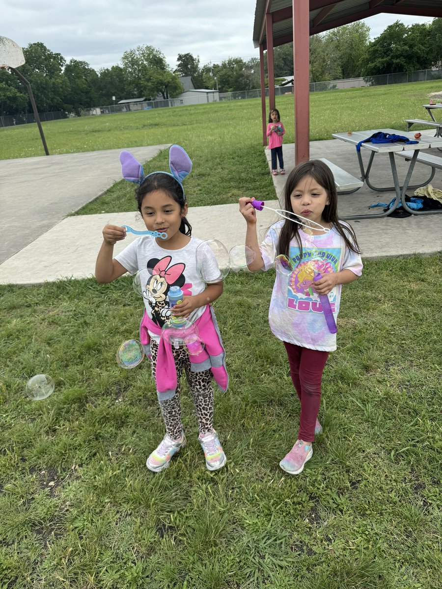 Today was ‘B’ for bubble day🫧 in our 🔤 count down till summer!☀️