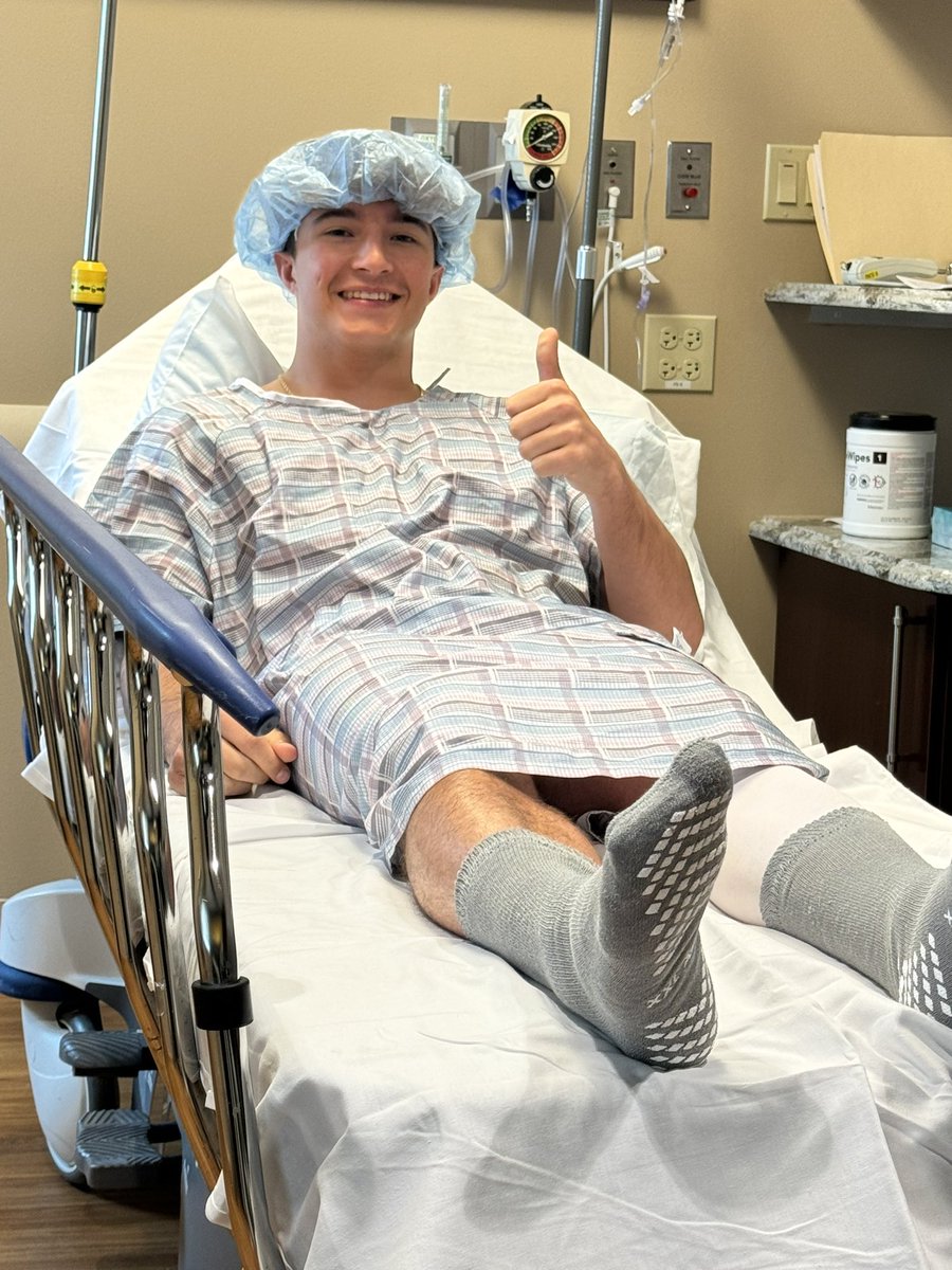 adamv1054's tweet photo. ACL Surgery✅Life is full of lots of ups and downs, it’s all Gods plan and you must have faith in him. I’ll be back stronger than ever! Road2Recovery, the journey begins now!#GodsPlan #recovery #faith @TopPreps @CoastRecruits @MinersSporting https://t.co/ALl1W6Vz9R