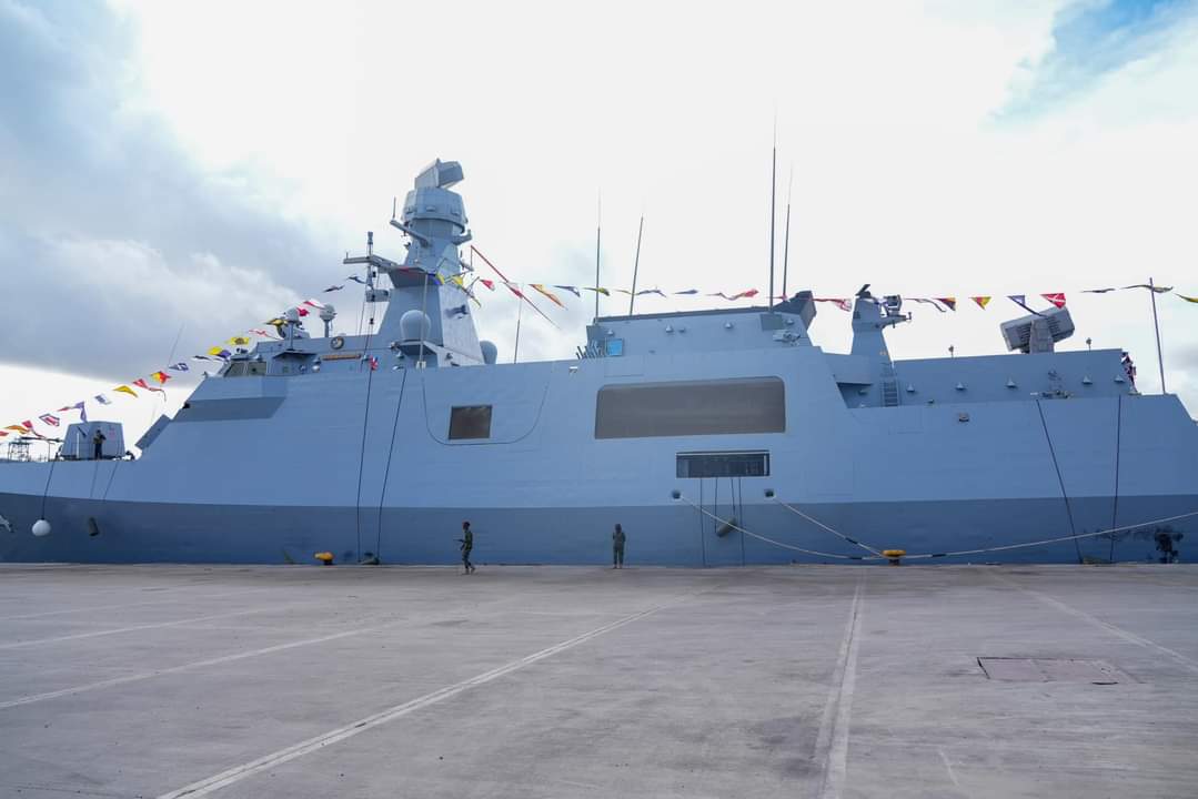 📸 Türk Deniz Kuvvetleri’nin TCG Kınalıada korveti, Somali, Mogadişu limanına demirledi.