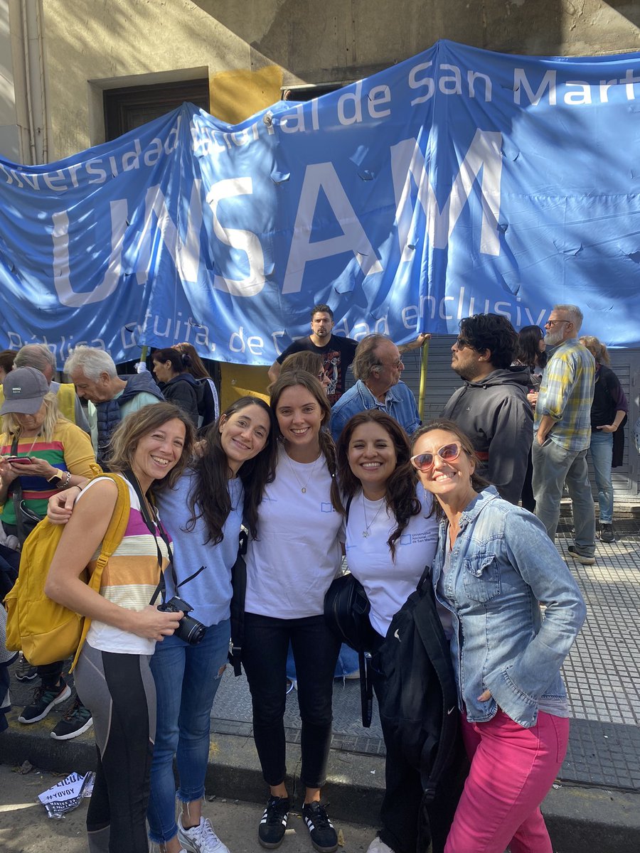 Defendemos la universidad pública y la investigación científica #MarchaFederalUniversitaria