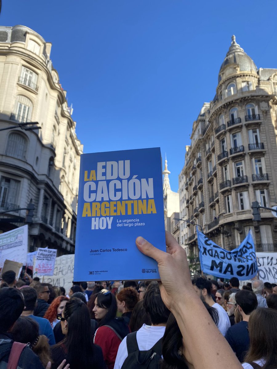 María Emilia Larsen tweet media