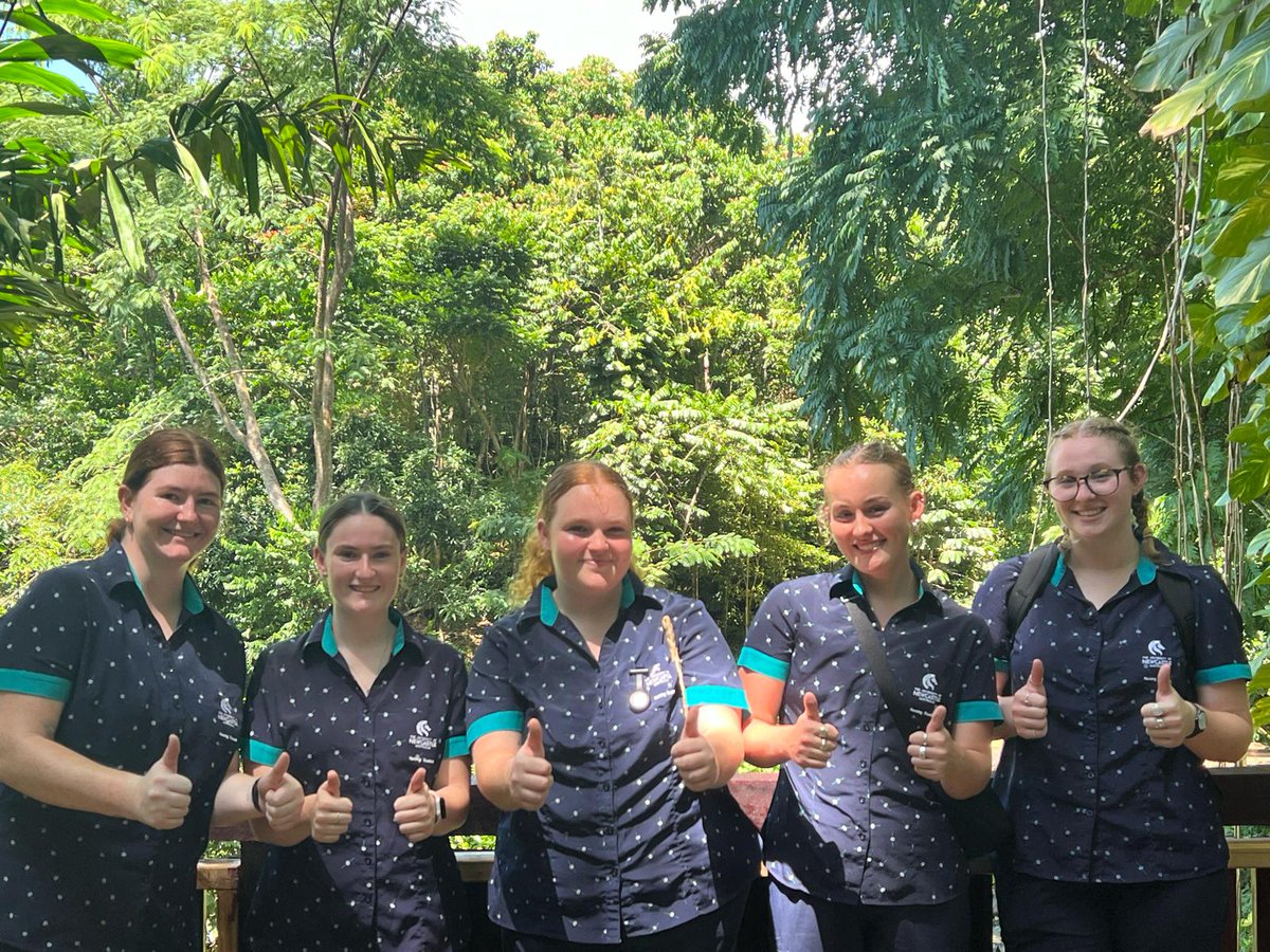 Dr <a href="/tosintonero/">Tosin Popoola</a> and eight of our nursing students are working their way through Samoa! 🇼🇸

They've visited classrooms, health centres and community hospitals in Upolo before travelling to Savai’i over the weekend to visit remote referral hospitals.

📸 Nursing student, Cassandra.