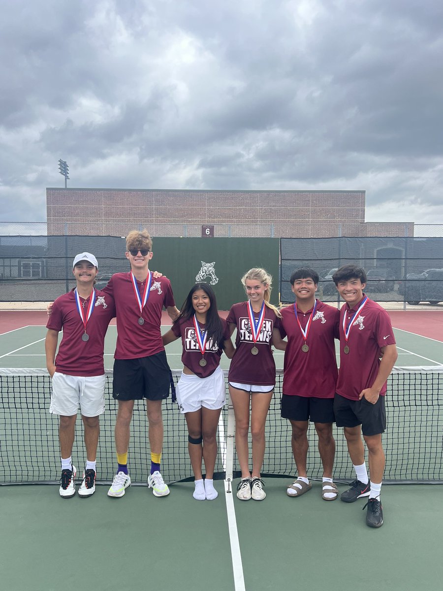 Congratulations to your Clear Creek tennis regional qualifiers. Clear Creek sent the most out of all teams in 24-6A District!!