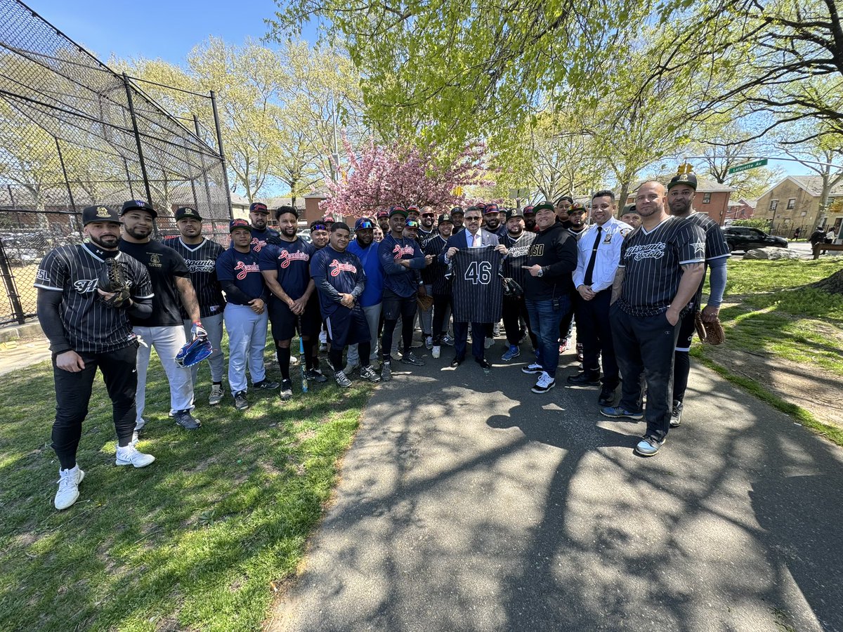 Today was a beautiful day in NYC for softball.   This morning, I checked in with some of NY’s Finest competing in the Police Commissioner’s Softball League. This season is in memory of our fallen brother — Police Officer Alexis Martinez. We #neverforget our fallen heroes.