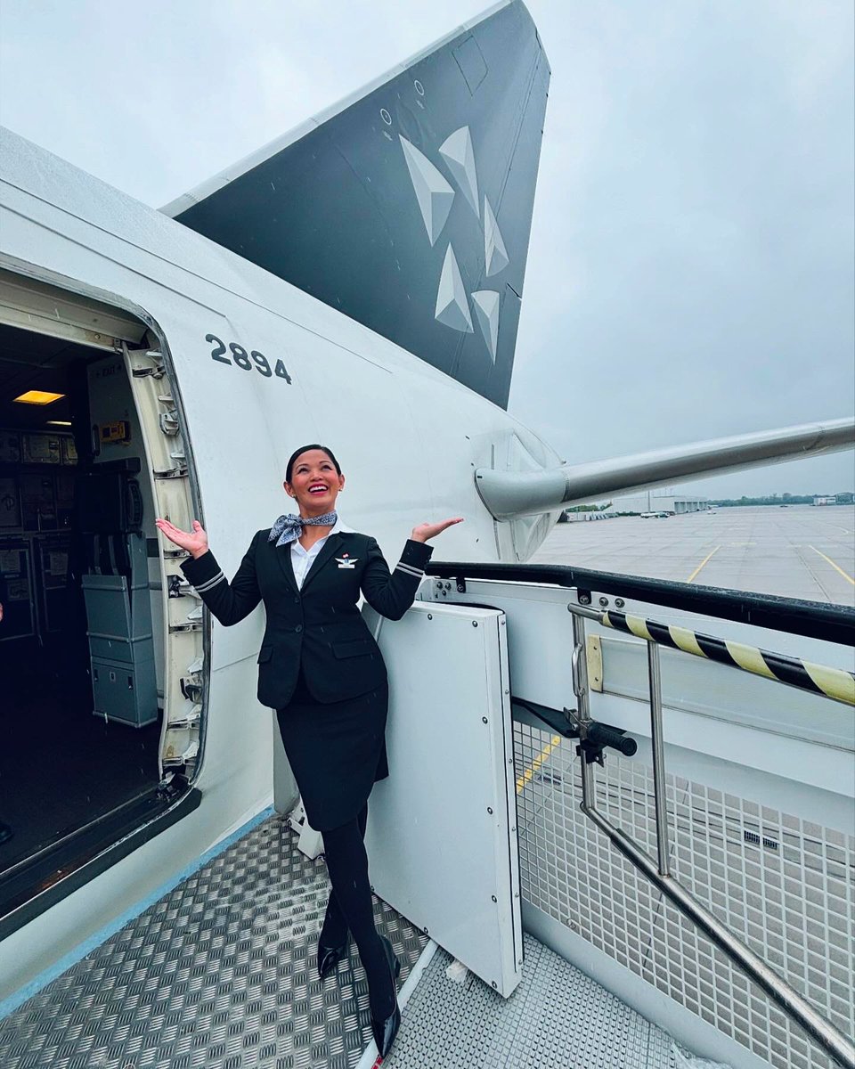 Happy #TailTuesday from Munich 🇩🇪 Spring snow flurries anyone? ❄️ #beingunited #staralliance