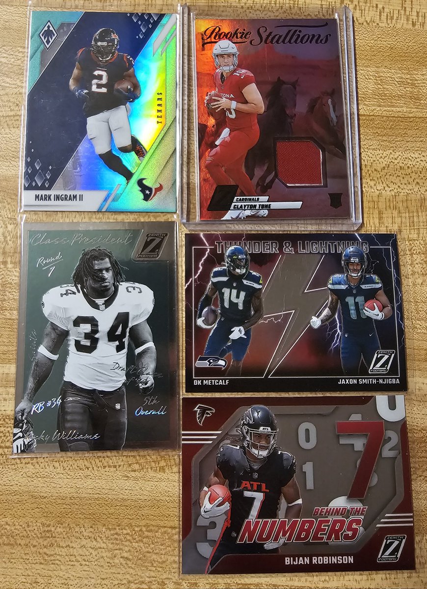 To celebrate the NFL Draft on Thursday I will be giving this 5 card lot away to one person!

1-Follow
2-Repost
3-Like

Winner to be drawn Thursday at 630PM CT!

@CodiDaReposter 
@C4RDL0TK1NG