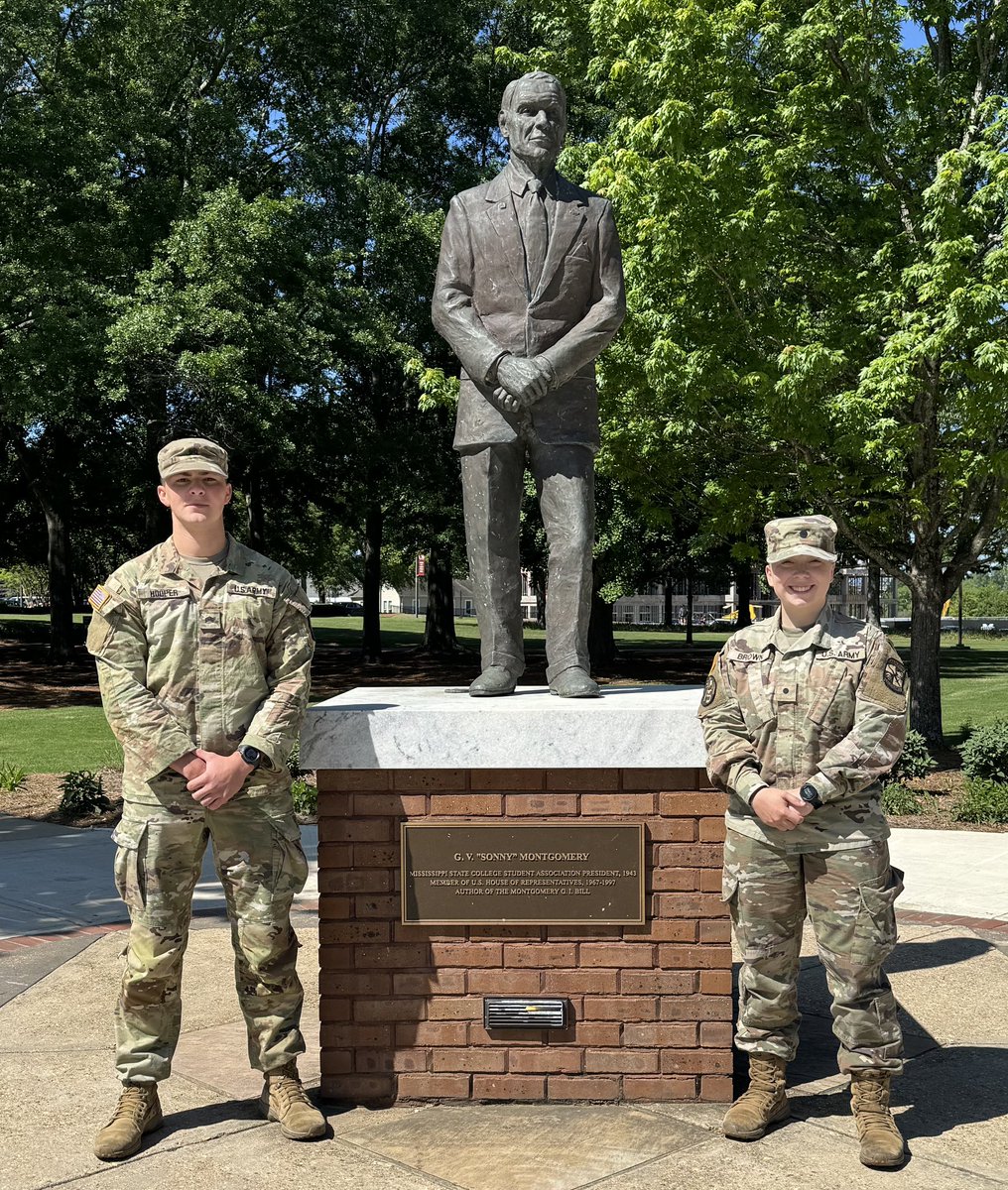 MsStateROTC's tweet photo. @sidsalter presented the G.V. “Sonny” Montgomery award for Leadership and Academics to Cadets Alyssa Brown &amp; Jake Hooper. Includes a $3,000 Scholarship. https://t.co/WAAOvK0gQs