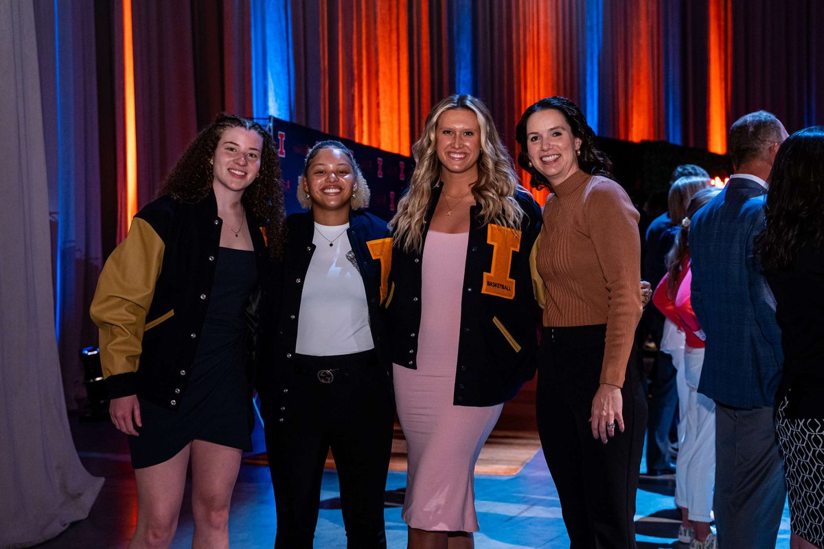 Had a blast at last night's Oskees and saw Kendall Bostic and Jada Peebles recognized with some major awards with plenty of award finalists too! 🔶 Kendall - Medal of Honor 🔷 Jada - Spirit Award Winner #Illini | #HTTO | #OneWay