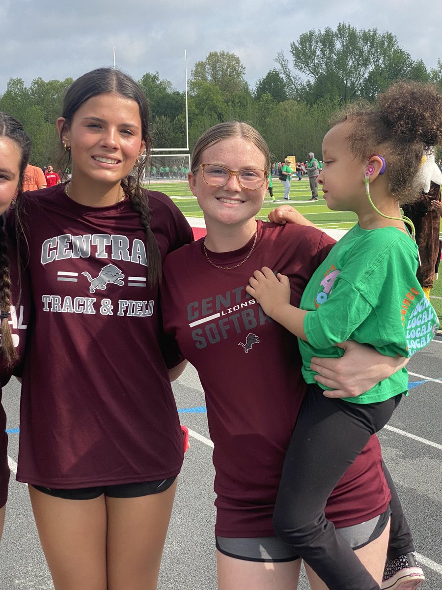 Ruby &amp; Journee had the wonderful opportunity to participate in the Spec Olympics event last week!They brought so much joy &amp; comfort to the athletes, coaches, &amp; spectators. Seeing the smiles on everyone's faces was truly heartwarming. Thank you, Ruby &amp; Journee, 💙🧡