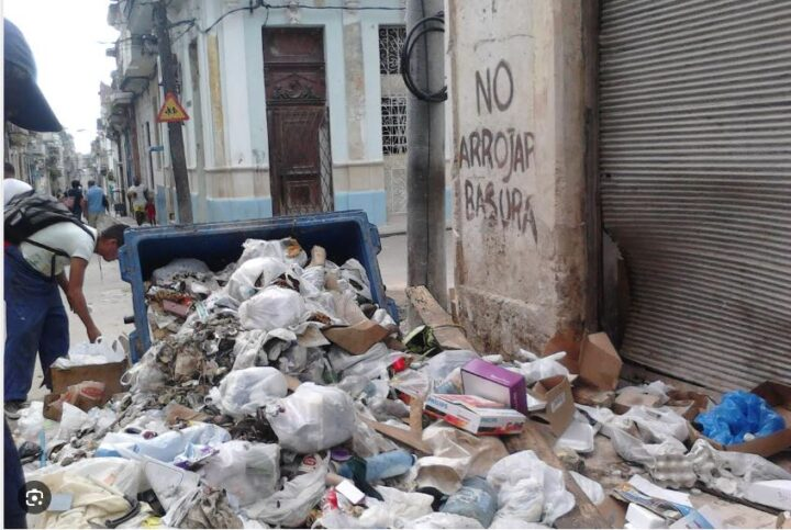 From our Bureau of Socialist Apartheid Refuse Handling with some assistance from our Bureau of Socialist Environmental Policies Cuban dictatorship leaves equivalent of 3 Olympic pools of garbage uncollected in Havana every day - go.shr.lc/3w8upp0