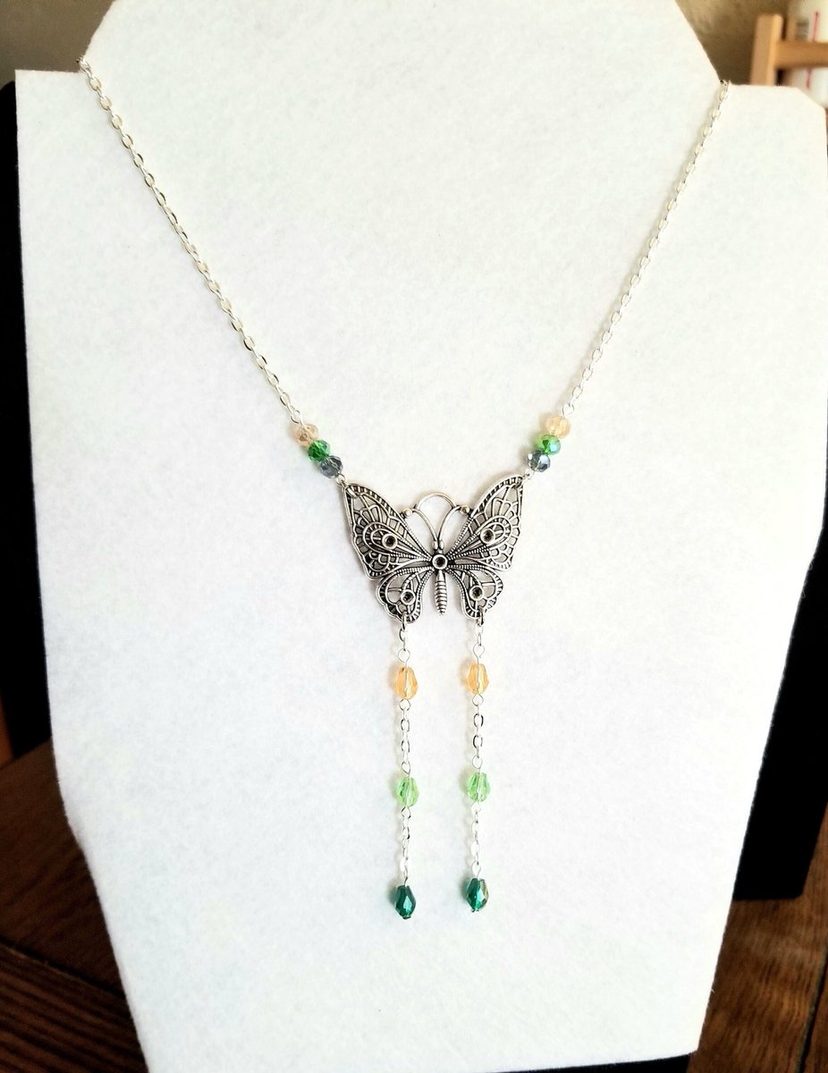 Colorful Crystal Butterfly Necklace, #MonarchButterfly #butterfly #butterflyjewelry #butterflynecklace #jewelry #necklaces #crystalnecklace #butterflies #Mothersdaygift #Mothersday #giftsformom #momgift #wedding #bridal #handmadejewelry #etsy  

etsy.me/4dbqLv1 via @Etsy