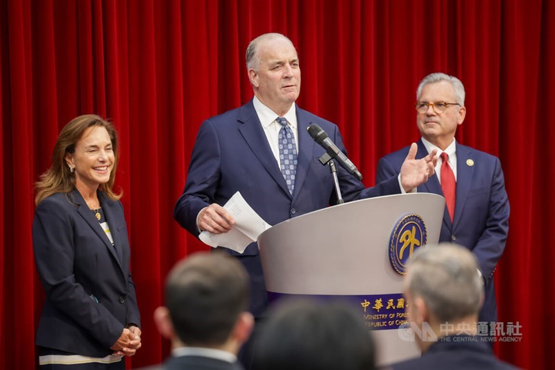 Thank you,@LisaForCongress @RepDanKildee @RepMarkAlford, for recognizing #Taiwan's achievements in fostering a prosperous democratic society &our role as a stabilizing force in #IndoPacific. W/ allies' support, we can ensure security of our region & strive for prosperity for all.