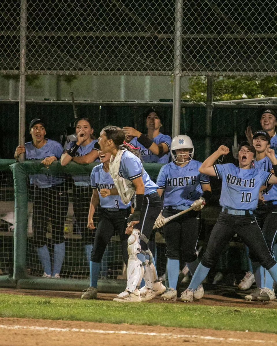 🥎 Clovis North moved to 5-0 in TRAC after an 11-1 win over Clovis West on Tuesday night. @CNSoftball #Clovis #Fresno #softballseason