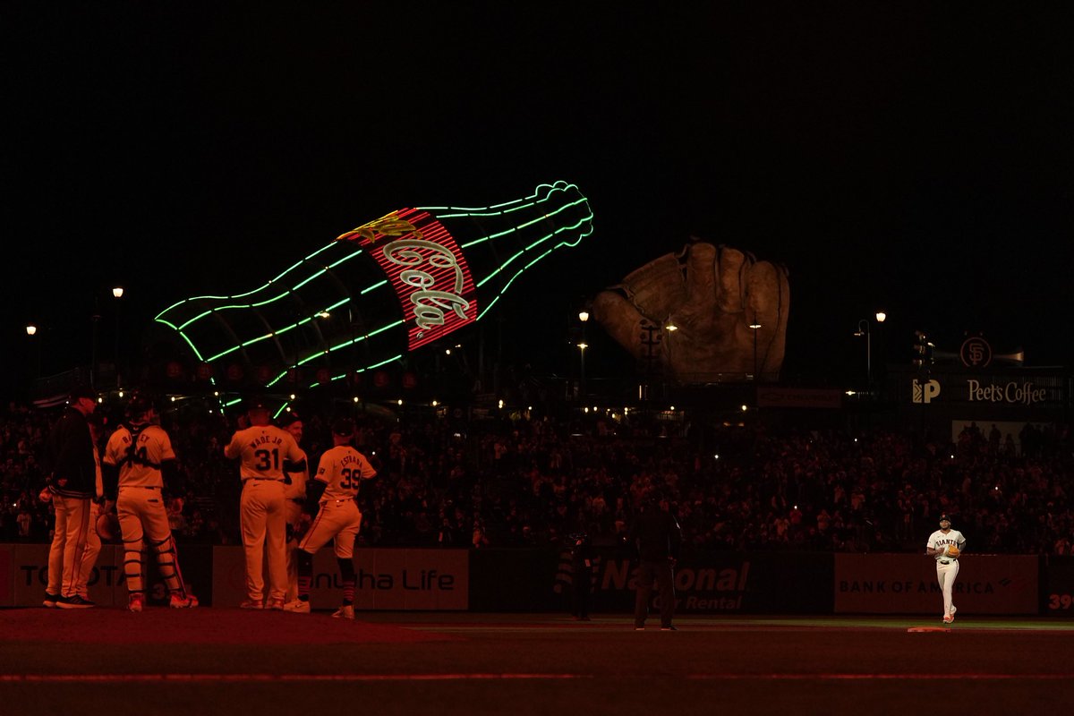 SFGiants's tweet photo. Enter Camilo: https://t.co/95Qx39hQi2