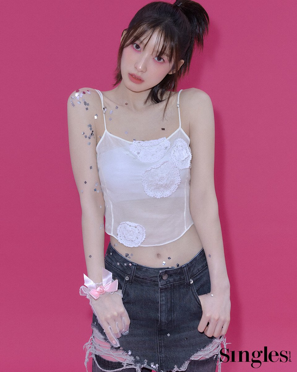 #SINGLES_STAR

담대하지만 부드럽고, 따뜻하면서 선명한 #아린 이 그려낸 핑크에 빠지다. 핑크 빛으로 물든 아린의 얼굴을 <싱글즈> 5월호에서 만나보세요.

#아린 #ARIN #오마이걸 #OHMYGIRL #OMG #싱글즈 #SINGLES