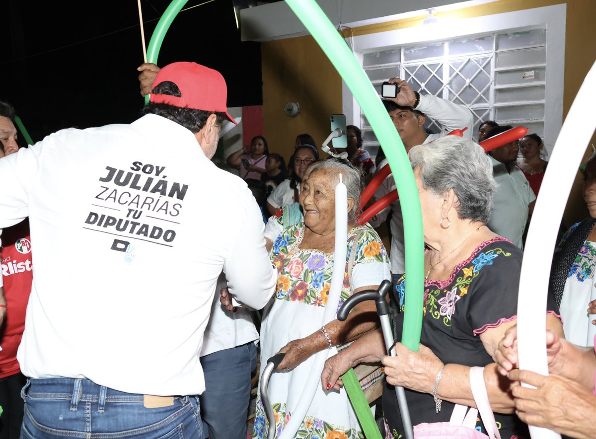 JULIANZACARIASC's tweet photo. SEGUIMOS RECORRIENDO EL D✌️.

Visité el municipio de #BOKOBÁ junto con Antonio Sánchez, candidato a la alcaldía y Carmela Poot, presidenta del Comité Municipal del PRI. ¡Gracias a los vecinos que nos acompañaron! 

El #progresoContigo es ahora. 💪🏼 https://t.co/8ZDrwJU72p