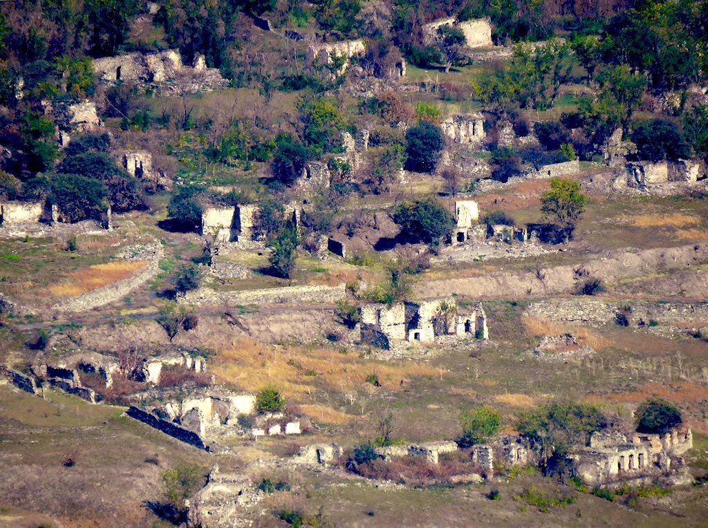 For those unaware: Four villages that Armenia has agreed to return to #Azerbaijan are unpopulated. These villages were invaded in 1992, with all Azerbaijanis forcibly expelled. Later plundered and destroyed.