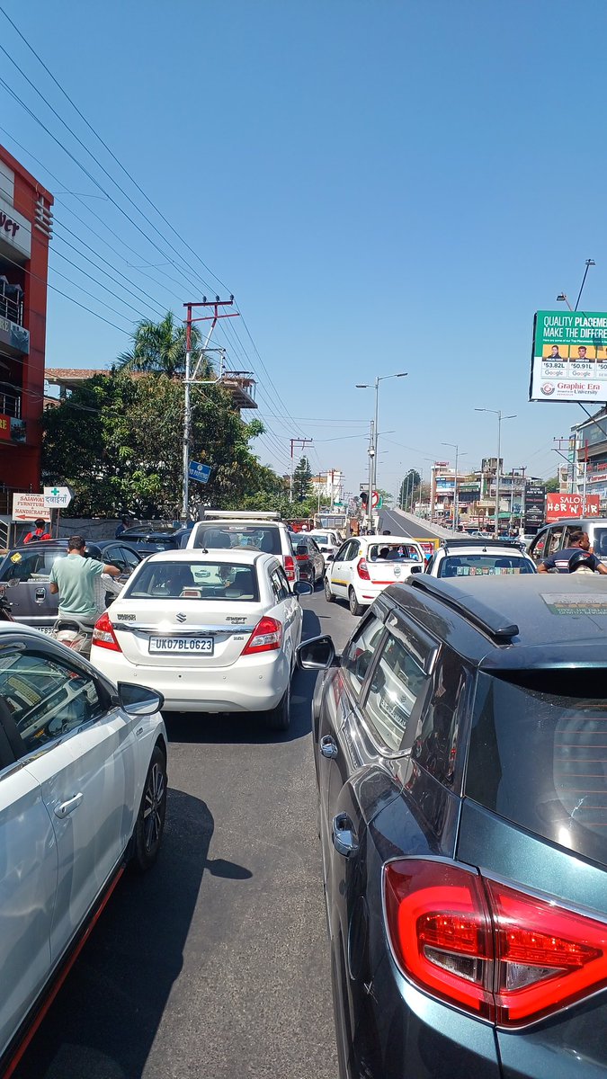 architpandey3's tweet photo. Huge Traffic in ballupur, dehradun.. Long queue of vehicles. Standstill since 30 minutes @DehradunPolice @AjitSinghRathi @Anoopnautiyal1 @ankitbisht021 https://t.co/9sibTqkR7L