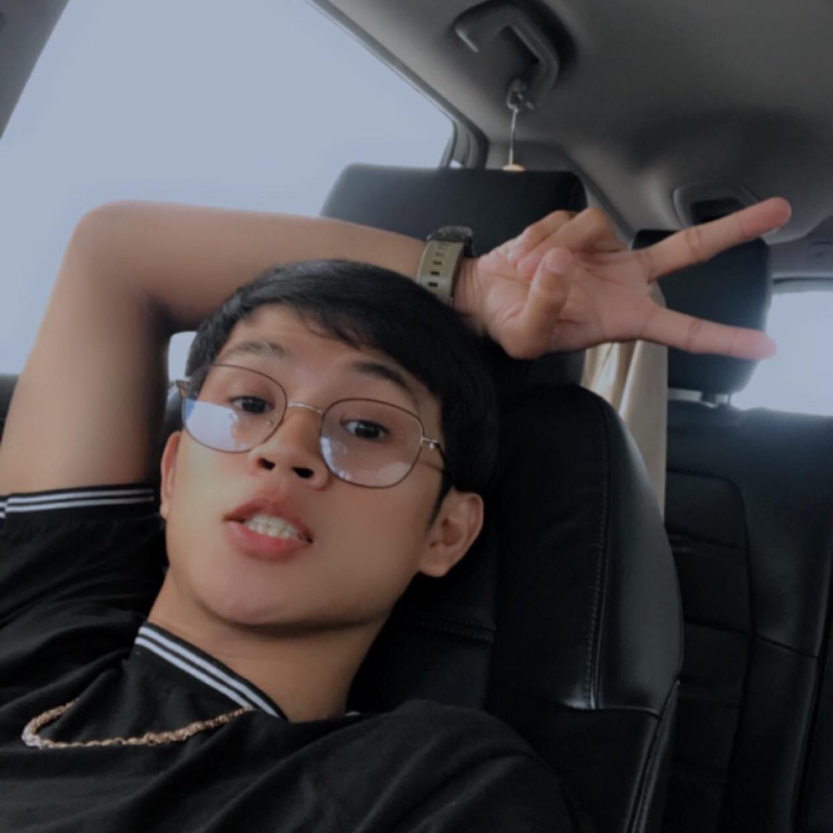 aln68378's tweet photo. Yang galapon on fb retweet for vids https://t.co/3sicDhKyJR