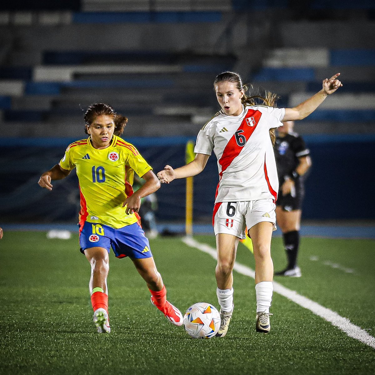 𝗘𝘀𝘁𝗼 𝗲𝘀 𝘀𝗼𝗹𝗼 𝗲𝗹 𝗶𝗻𝗶𝗰𝗶𝗼, 𝗣𝗲𝗿𝘂́ 💪🏻 #LaBicolor Femenina Sub 20 🇵🇪 cayó 1-0 ante Colombia 🇨🇴 , en su primer partido en el Hexagonal Final del Sudamericano. #UnSentimientoQueNosUne