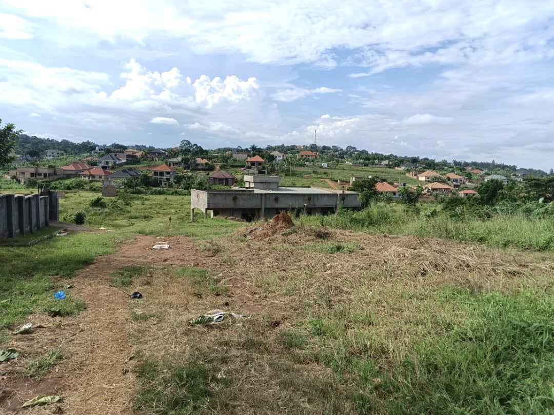 Reduced price!

Plot for sale:

16 decimals ~ 100ft X 70ft

Price: 65m ugx

Location: Namugongo - Joogo

Best use: 
Rentals | Home builders | Buy-to-hold

+256 708 732 104