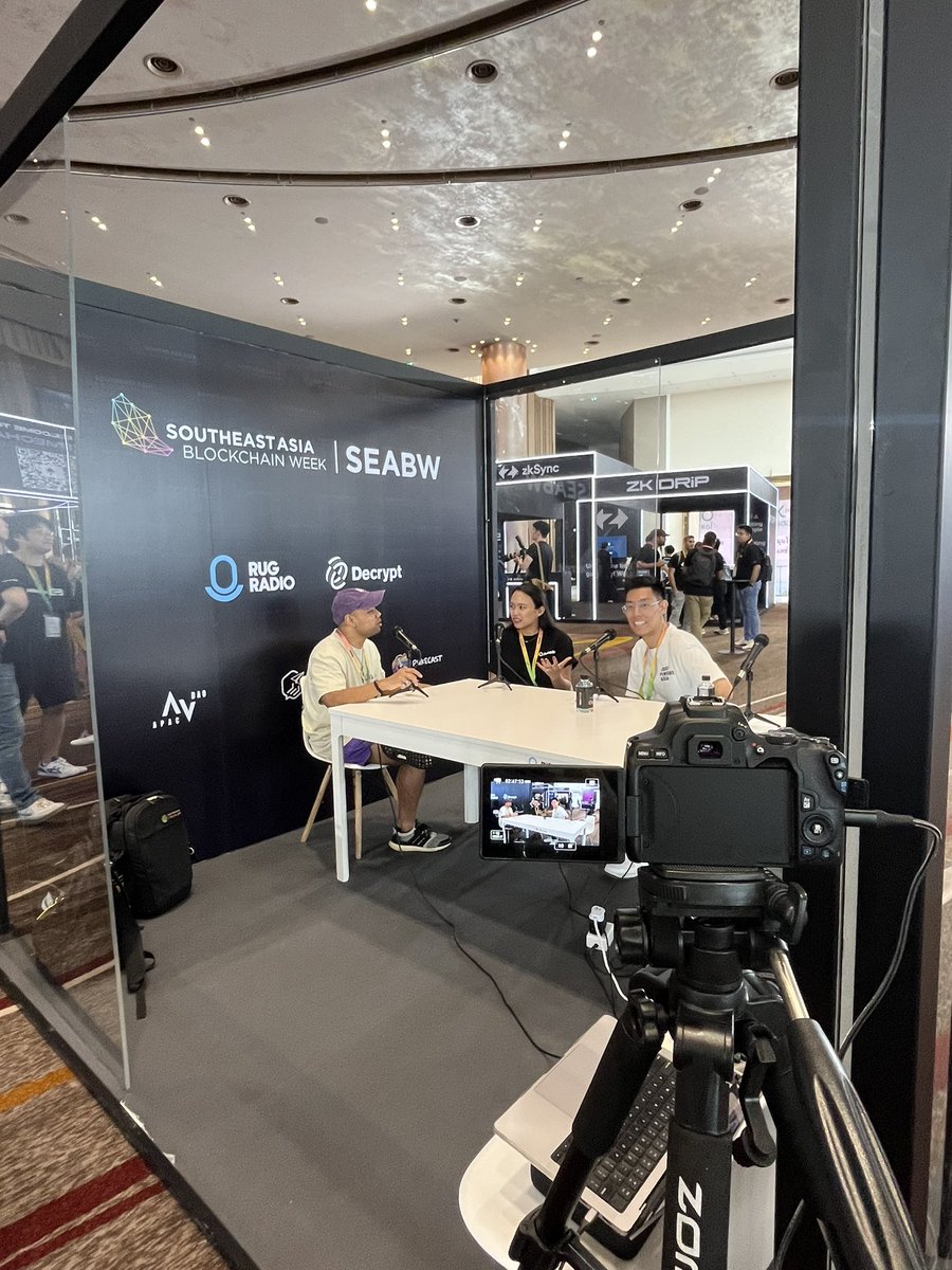 Very cool to see @pukerrainbrow setup with the podcast booth at @SEABWofficial - @pukecast @decryptmedia @RugRadio @gmlearningclub @NatChittamai Keep an eye out for our CEO @antho1404 on the PukeCast tomorrow 👀🌎🙌