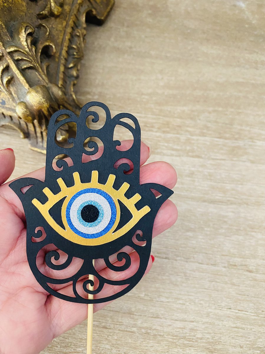 Evil Eyes Hamsa Cupcake Topper ✋🏻👁  #hamsa #evileye #cupcaketopper #topper #birthday #party #decor #partydecor #cakedecorating #ハムサ #トッパー #カップケーキ #토퍼 #컵케이크 #파티 #함사 #신의손