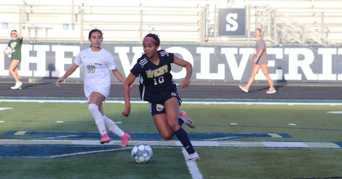 Historic Mountain View Girls Soccer Season Ends with 2nd-Round Loss bit.ly/3JS8cyV