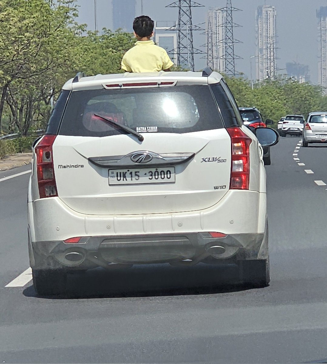 Parents themselves risking the life of a boy on Noida Express way. 10.22 AM, 24.4.24. 
What lessons of road safety the boy is expected to learn?
@noidapolice 
@noidatraffic 
May like to take action.
@ukcmo @uttarakhandcops Please note. This vehicle is registered in Uttarakhand.
