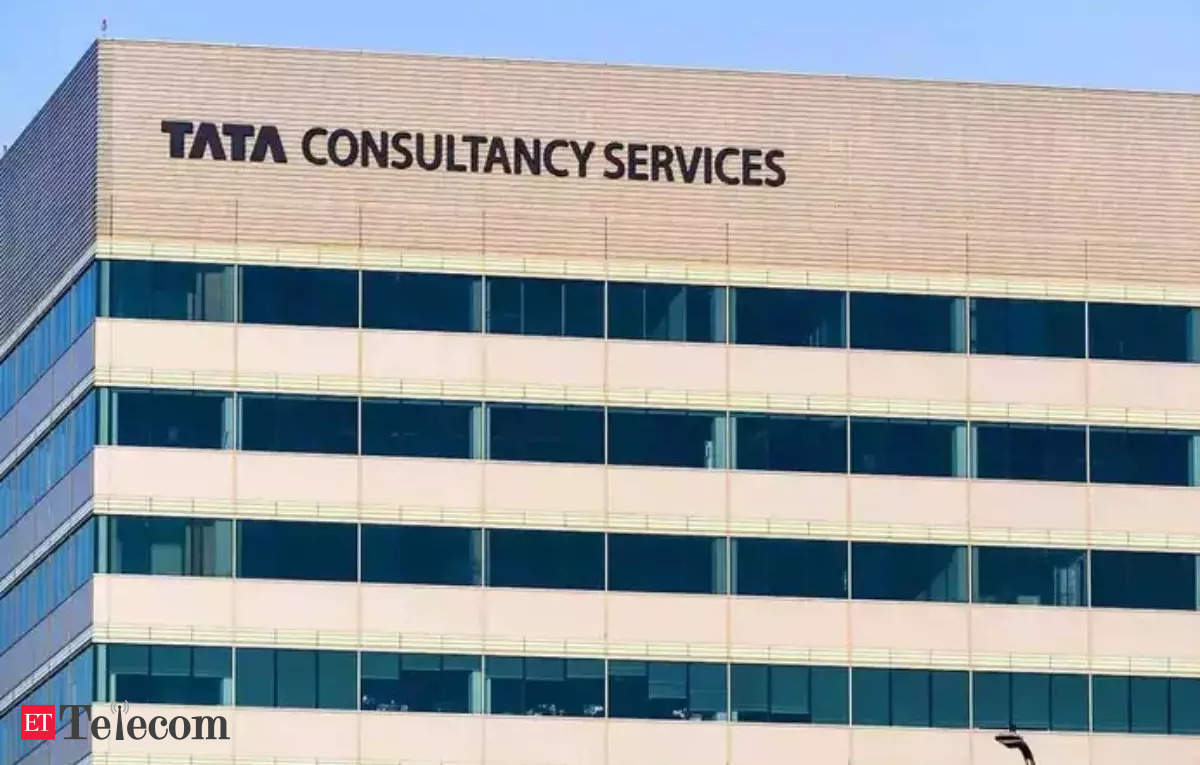 TCS setting up four large BSNL data centres in Rs 15,000 crore 4G deal 

#TCS #TataConsultancyServices #BSNL #DataCentres #4GDeal #ETTelecom 

zurl.co/HjrO