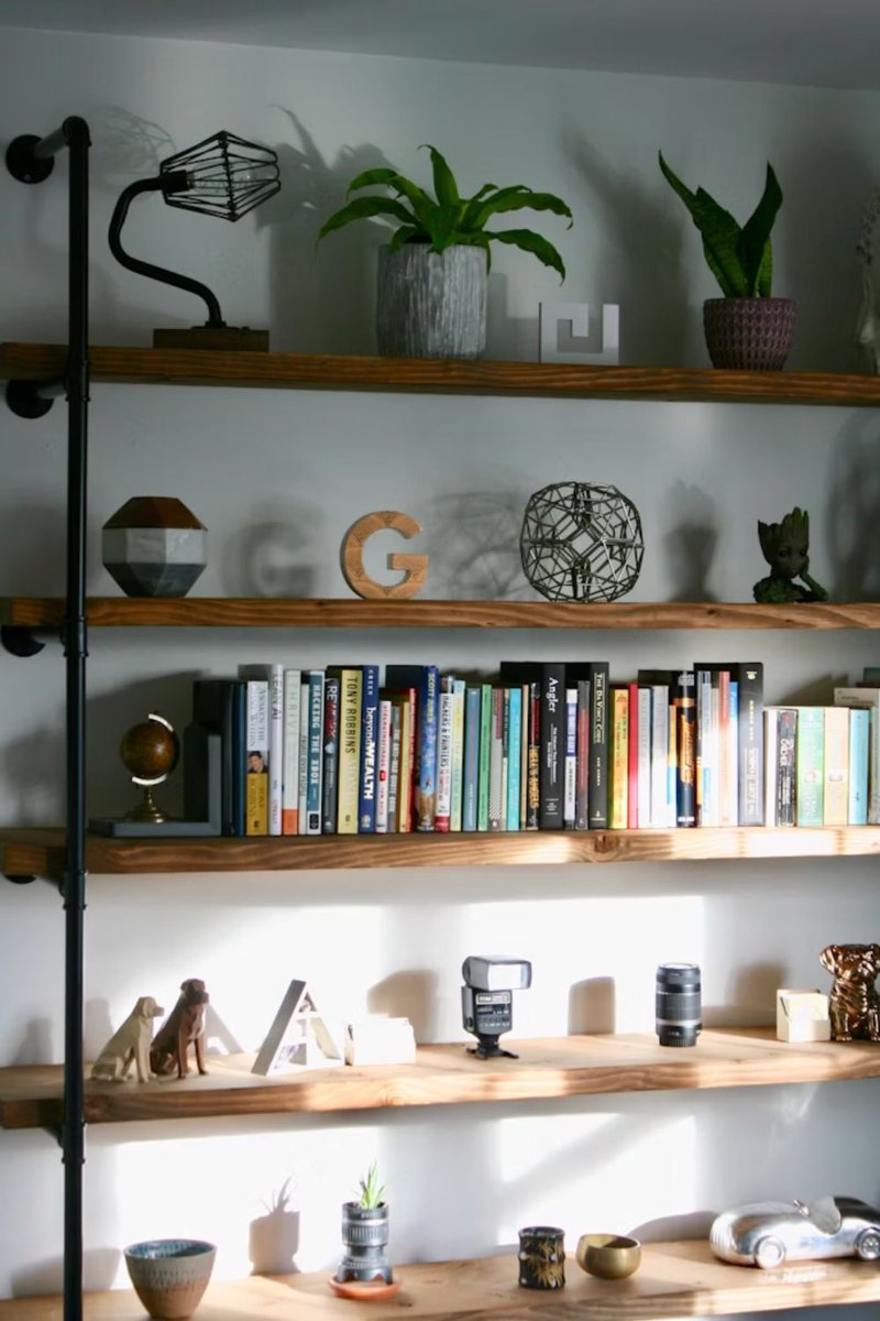 jo_artbyjwp's tweet image. Turn your industrial shelving unit into a stylish showcase for your favorite decorative items on the blog:
findawaybyjwp.com/home-decor/ind… 

#shelves #livingroom #decor #industrialdecor #homedecoration