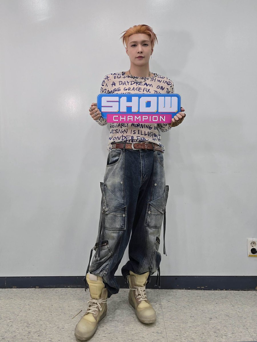 showchampion1's tweet photo. To. #LayZhang ...💌

뒤돌아레스토랑가
글구나이제새로운
자식을사랑하는데
만날걔랑은무대만
봐이상해앞글자봐

᧔𐓪᧓ #Psychic #쇼챔피언 ᧔𐓪᧓ https://t.co/KOhb4L7qV6