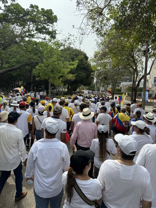 Se conoció que en Barranquilla se gastaron $5 mil millones de pesos para sacar a la gente a marchar 🇨🇴🚨🚨🚨pluralidadz.com