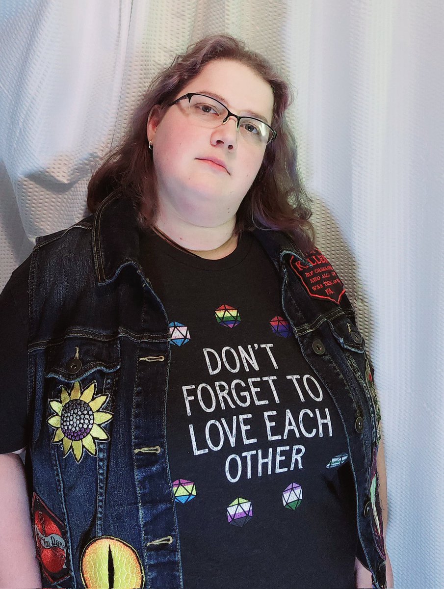 A pup and her mum reminding people to love each other with some older crit merch!

#CritterFashions