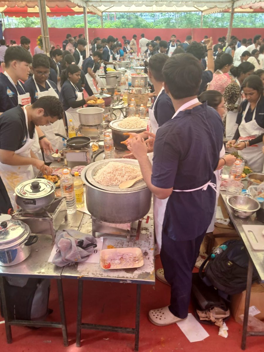 Saveetha school of Hospitality and tourism- Mega world record 1500 plus types biryani cooked at the same time to create record in American book of world records #biryani #food #foodie #indianfood #foodporn #chickenbiryani #foodphotography #chicken #biryanilovers #foodblogger