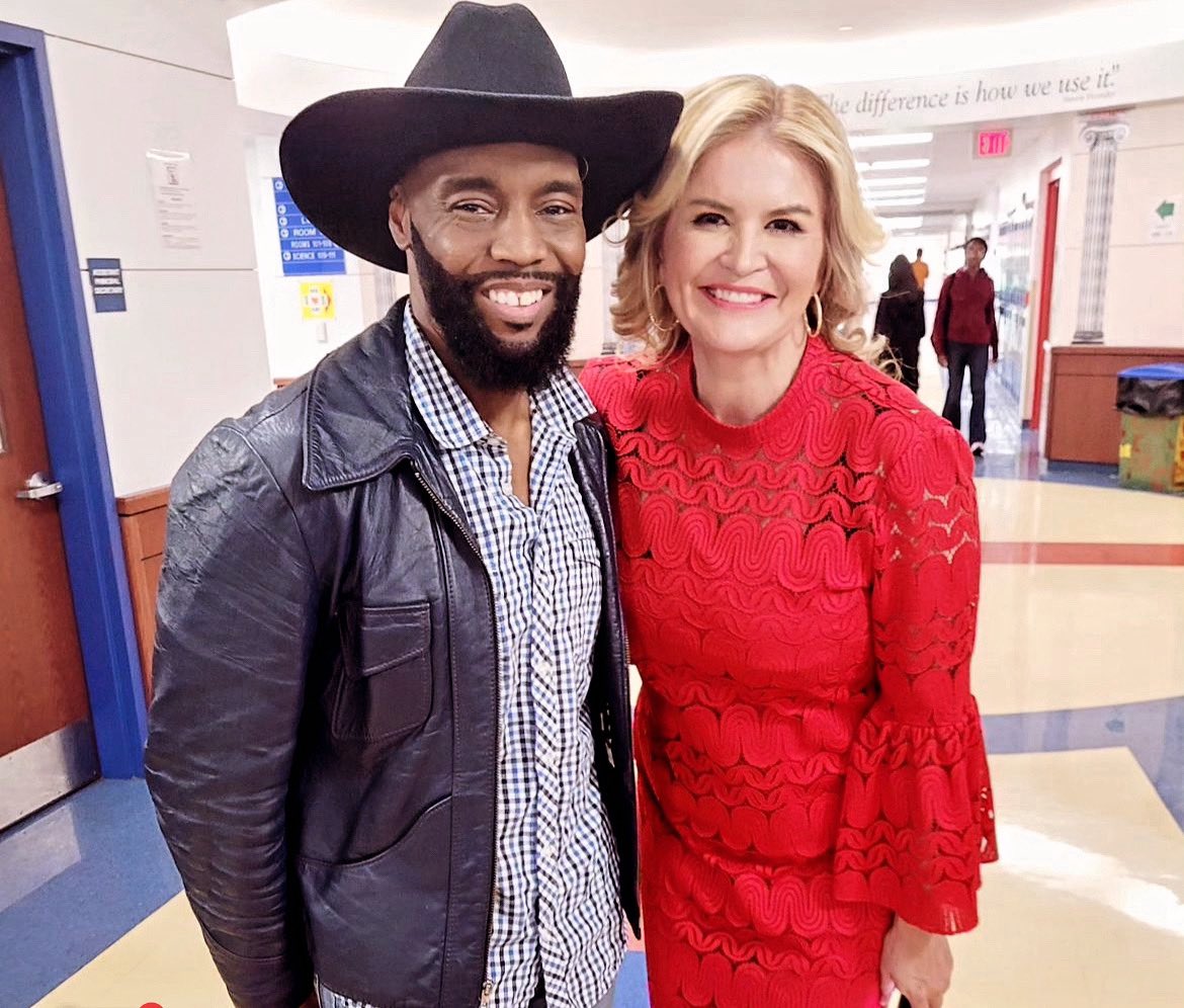 What an honor to meet @carlbristerofficial today! West Orange Grammy nominated singer teams up with NJ school district for week-long event to celebrate community! Thank you @staceyanderson4ya @pix11news @klopz13 did such a wonderful job on this piece. carlbrister.com