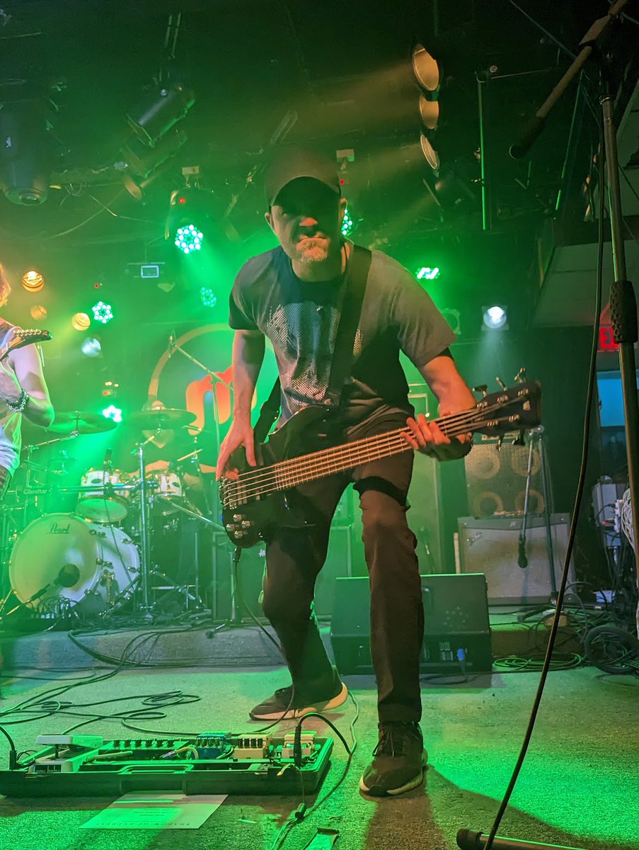 Shadow of Everest tweet media