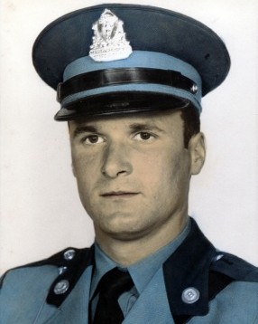 Today, we remember @MassStatePolice Wallace Matthews. Patrolman Wallace served his country and the Commonwealth before his tragic death April 23, 1953. 100clubmass.org/end-of-service…
Please @100clubmass  continue remembering our heroes. 100clubmass.org/donate