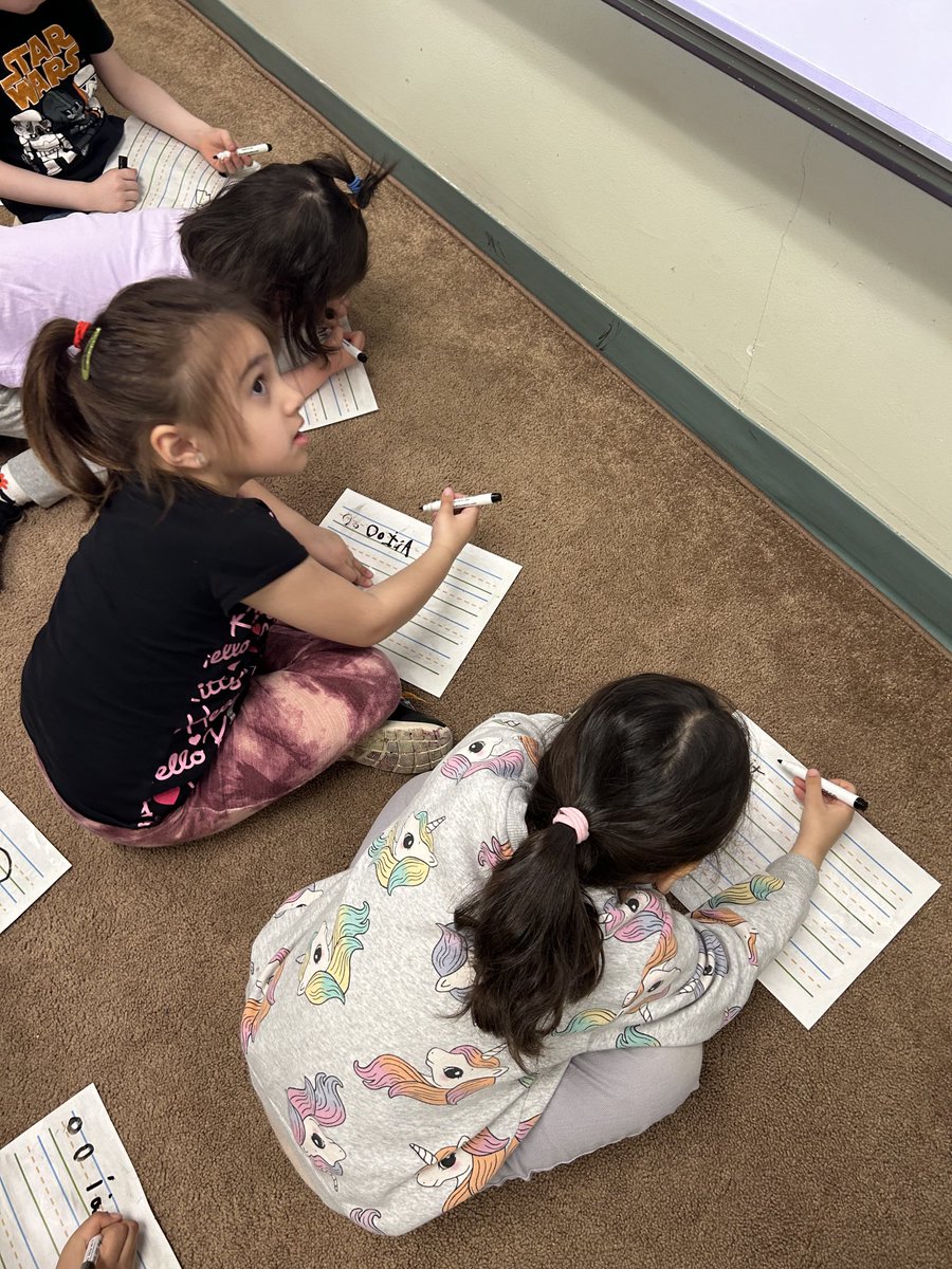 A big shoutout to Ms. Ouimet for joining our class for a UFLI literacy lesson to help students in their reading journey ⁦<a href="/KingEdwardLions/">King Edward</a>⁩