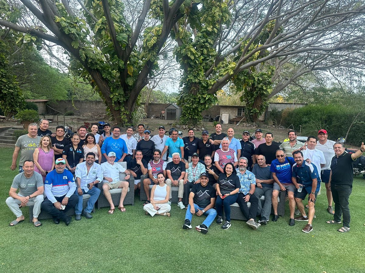 motofedmex's tweet photo. Interclubes Motoclubes del Estado de Jalisco de visita en COLIMA por invitación de los amigos de MotoClub Colima!! https://t.co/KcjxqmzBj5